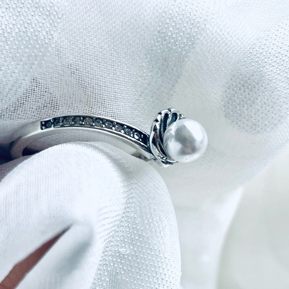 🧜‍♀️NWOT Princess Ariel Shell Ring ✨ - Picture 7 of 11